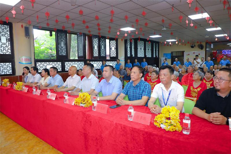  献给养老人的赞歌|寿而康公司举行《你们是这样的一群人》发布会暨父亲节活动